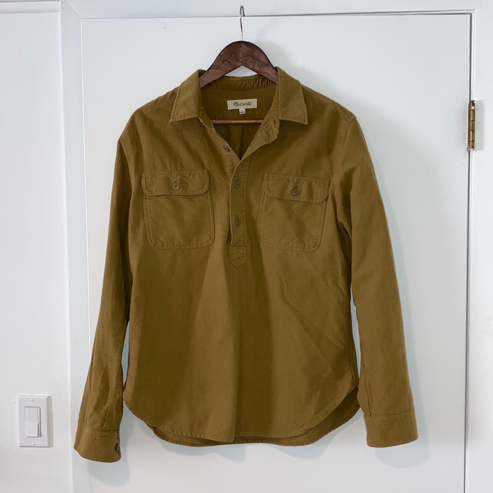 Men’s Madewell mustard green button-up tunic. 100% cotton. Size medium.